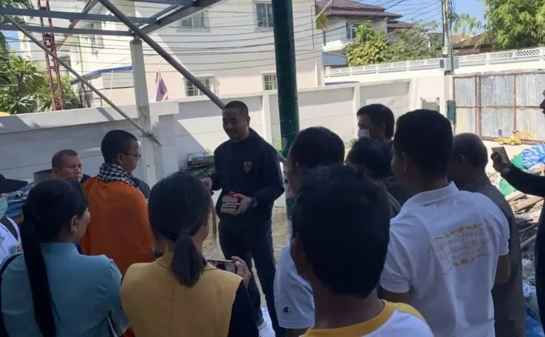 អាជ្ញាធរថៃពិនិត្យឯកសាពលរដ្ឋខ្មែរដែលបានចូលរួមវគ្គបណ្ដុះបណ្ដាលពីកិច្ចព្រមព្រៀងសន្តិភាពទីក្រុងប៉ារីស ហើយមនុស្សប្រាំពីរនាក់ត្រូវបានចាប់ខ្លួនកាលពីថ្ងៃទី២៩ ខែធ្នូ ឆ្នាំ២០២៣។ (រូបភាពផ្ដល់ឱ្យ)