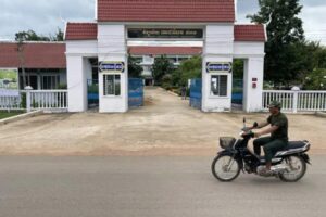 សាលារៀននៅជិតព្រំដែនដែលមានជម្លោះក្នុងខេត្តឧត្តរមានជ័យ ត្រូវបានបិទជាបណ្តោះអាសន្ន។ រូបភាព ថ្ងៃទី២៥ ខែកក្កដា ឆ្នាំ២០២៥។ (ខេមបូចា/ ព្រីង សំរាំង)