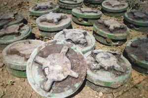 គ្រាប់មីនដែលត្រូវបានដាក់បង្ហាញ និងផ្សព្វផ្សាយនៅលើទំព័រហ្វេសប៊ុកអគ្គនាយកនៃមជ្ឈមណ្ឌលសកម្មភាពកំចាត់មីនកម្ពុជា (CMAC) លោក ហេង រតនា កាលពីថ្ងៃទី២០ ខែ ខែកក្កដា ឆ្នាំ២០២៥។